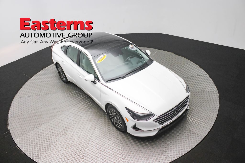 Vehicle image 16 of 62