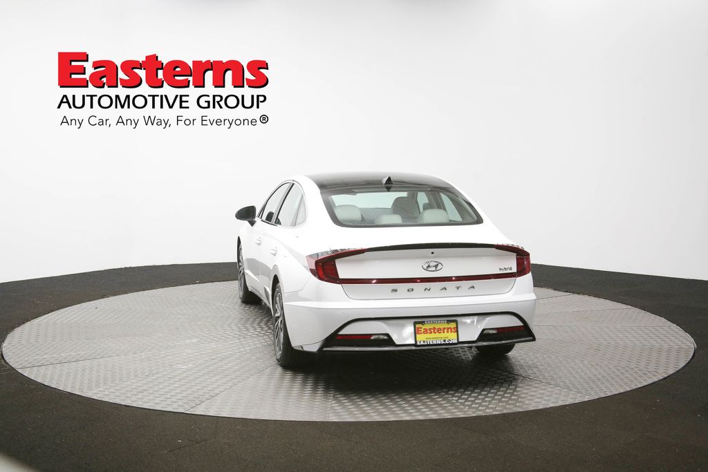 Vehicle image 31 of 62