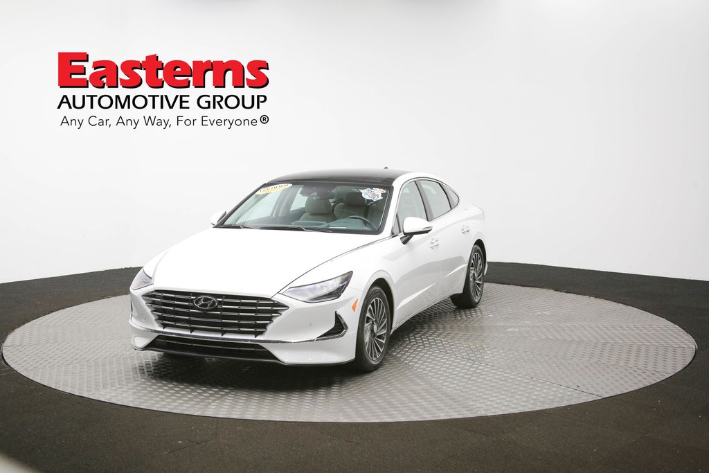 Vehicle image 2 of 62