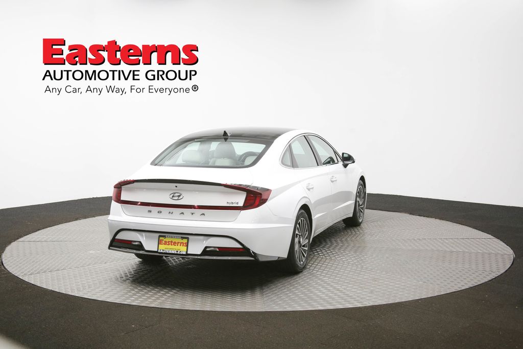 Vehicle image 22 of 62