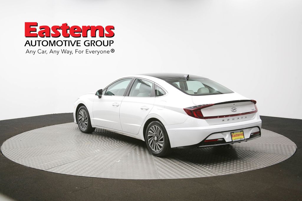 Vehicle image 32 of 62