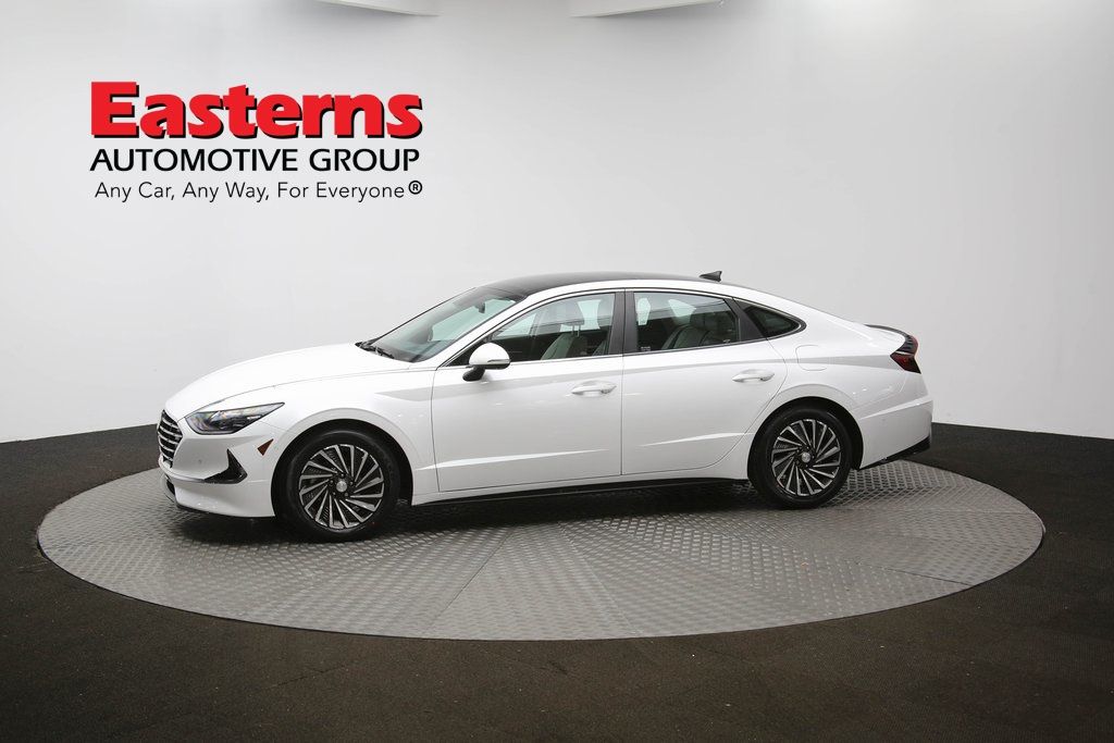 Vehicle image 7 of 63
