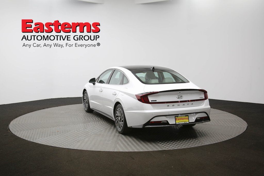 Vehicle image 30 of 63