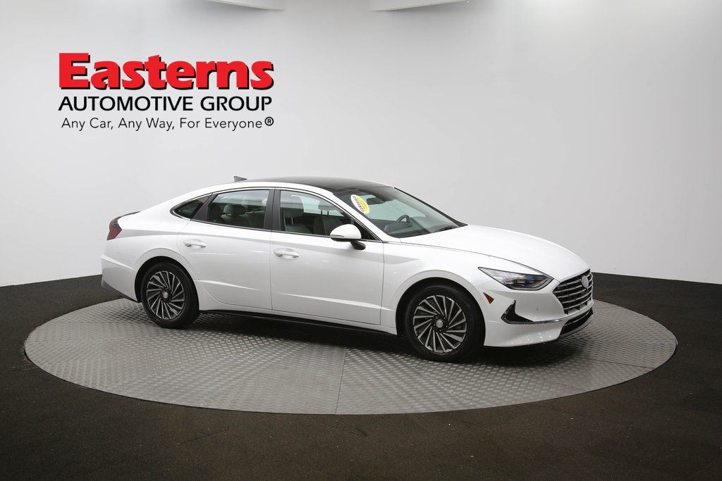 Vehicle image 13 of 63