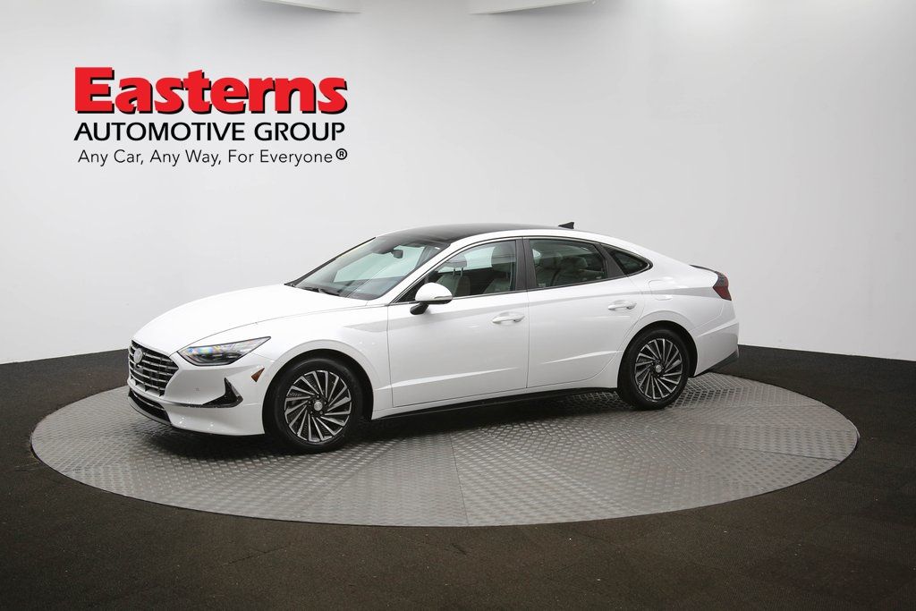 Vehicle image 2 of 63