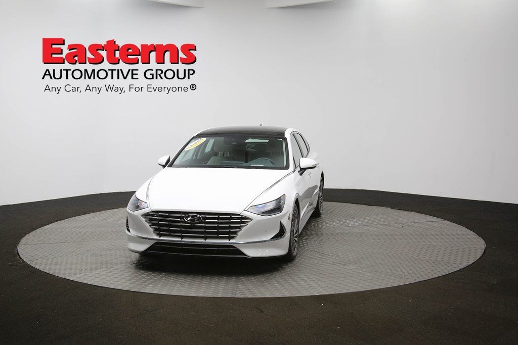 Vehicle image 4 of 63