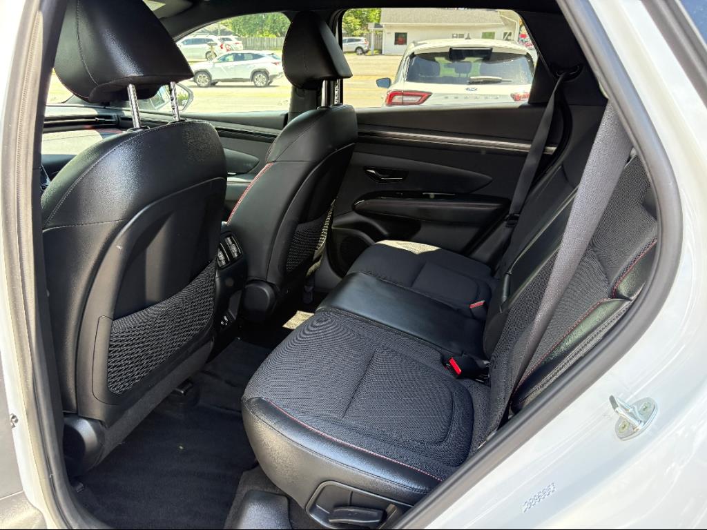 Vehicle image 11 of 24
