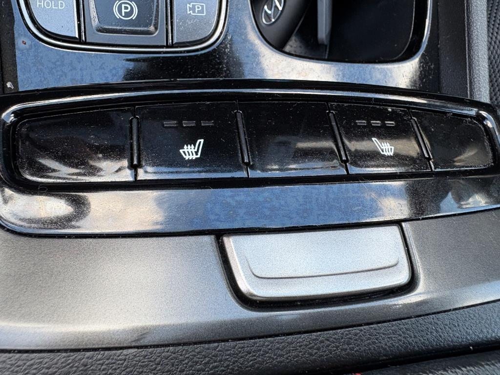 Vehicle image 23 of 24