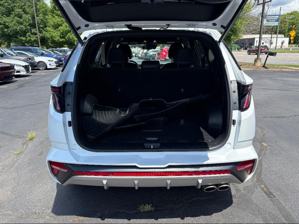 Vehicle image 7 of 24
