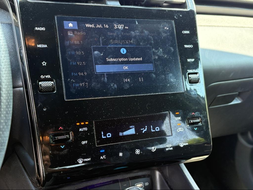 Vehicle image 17 of 24