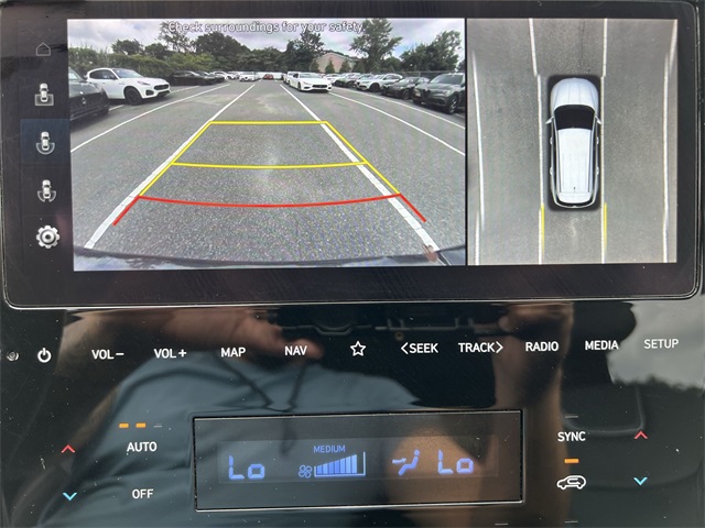 Vehicle image 18 of 26