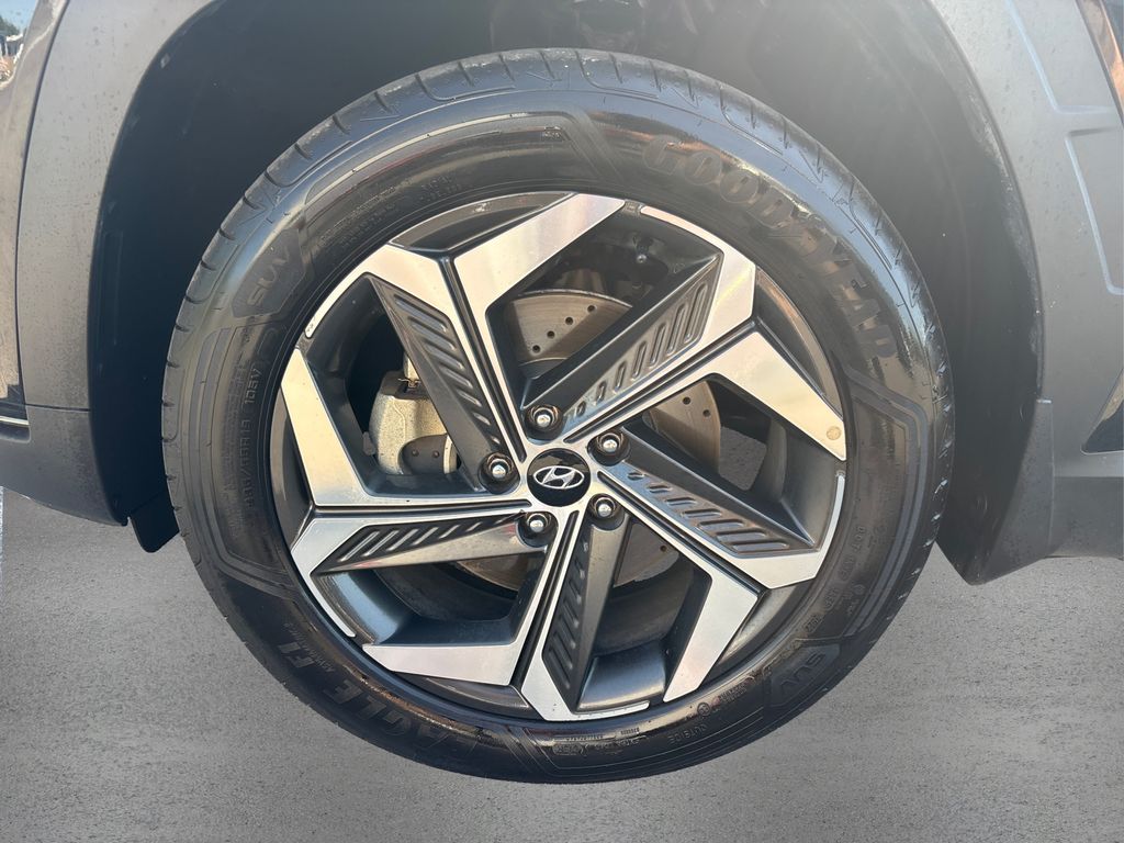 Vehicle image 9 of 44