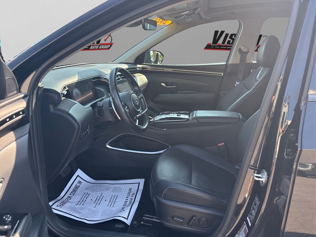 Vehicle image 16 of 44