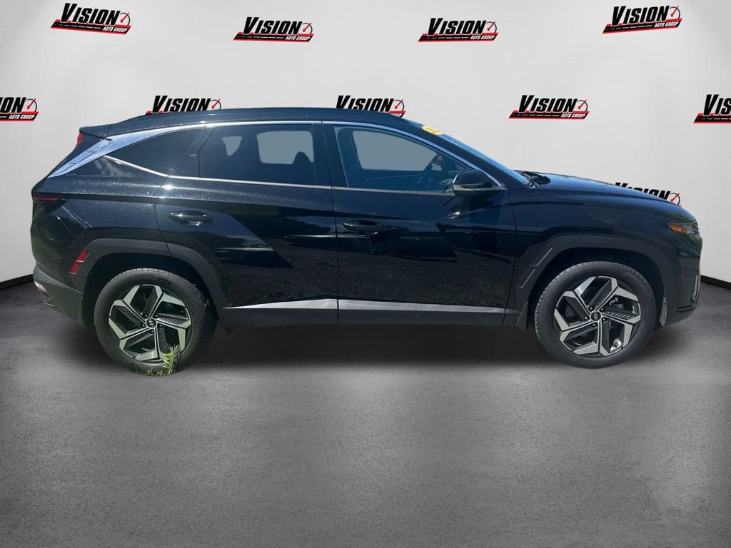 Vehicle image 4 of 44