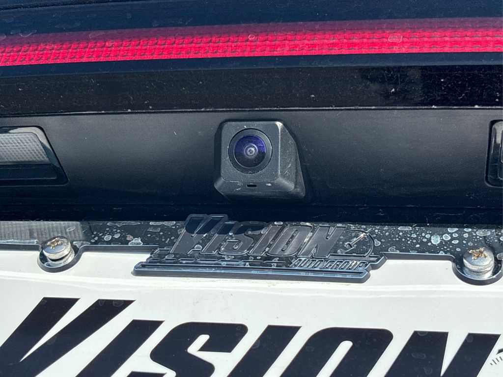 Vehicle image 11 of 44