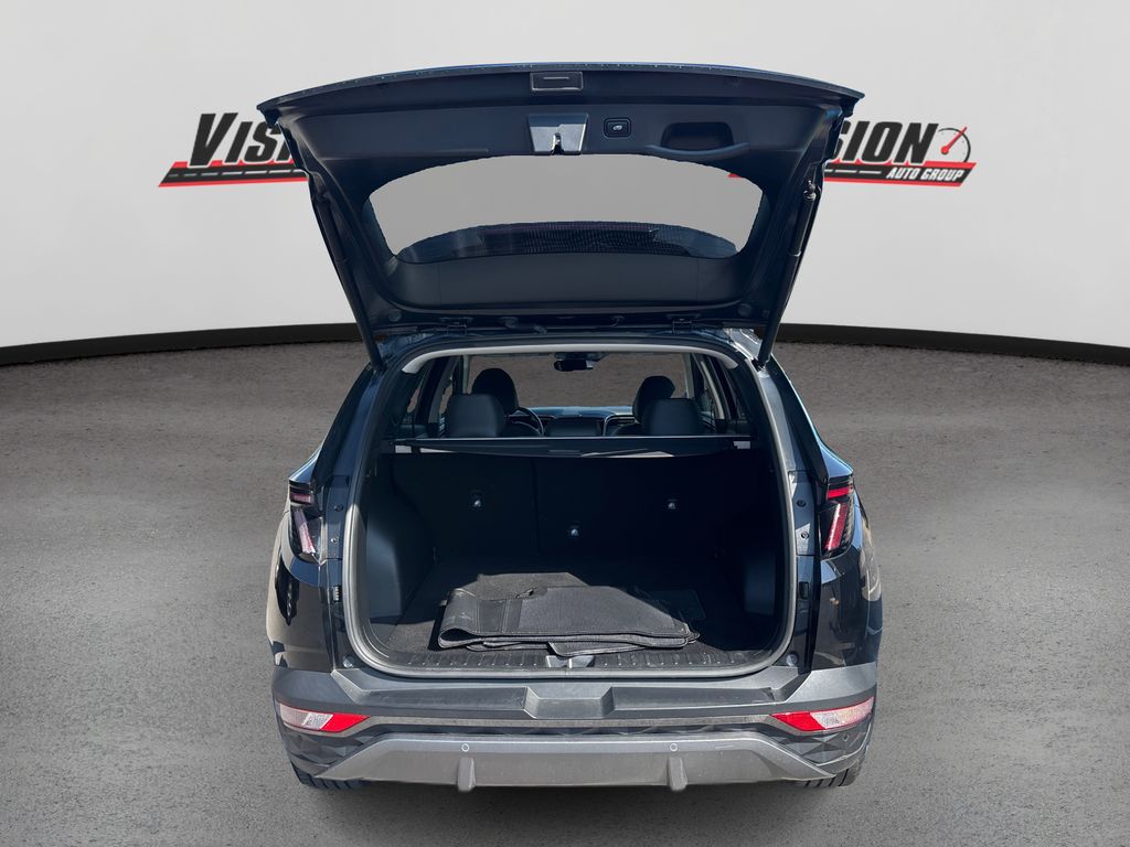 Vehicle image 10 of 44