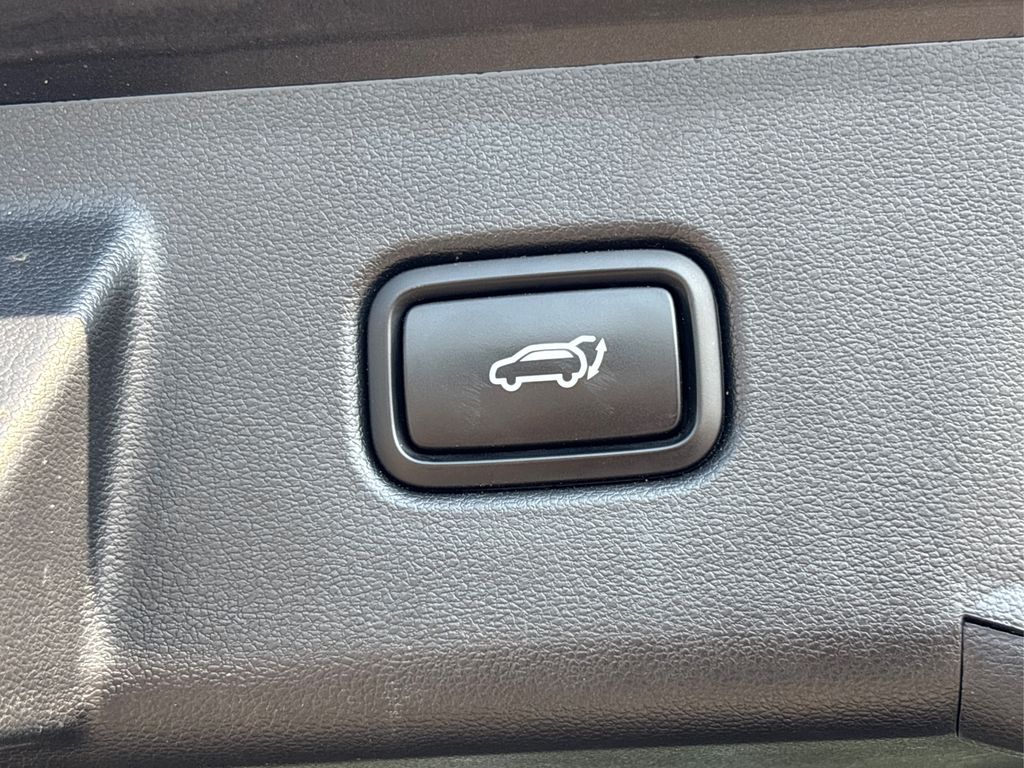 Vehicle image 41 of 44
