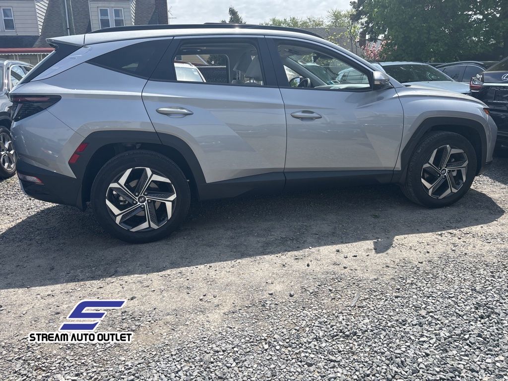 Vehicle image 3 of 36