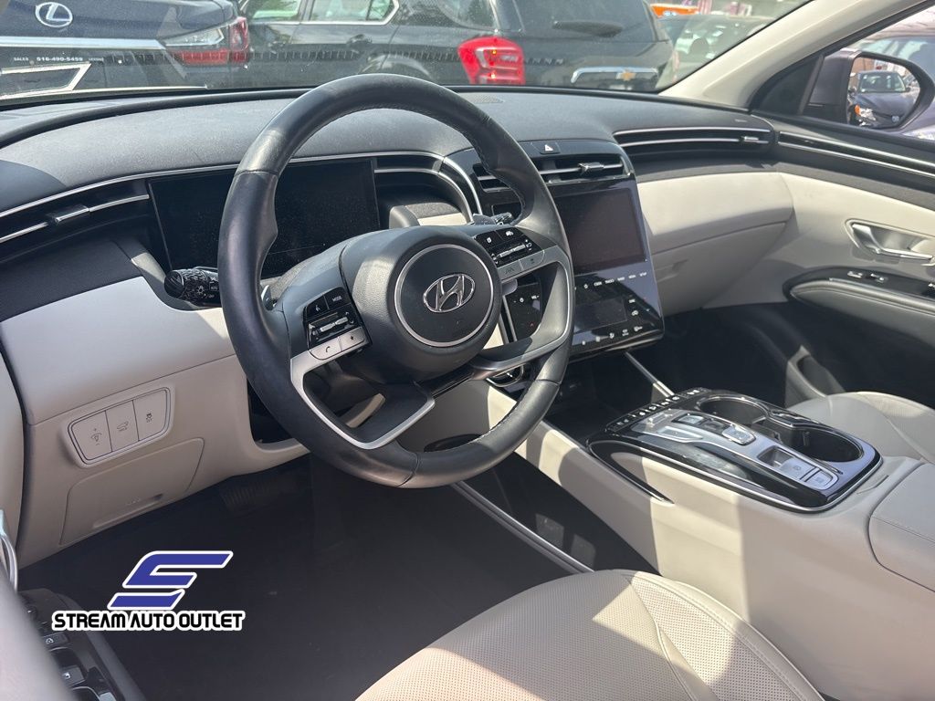 Vehicle image 22 of 36