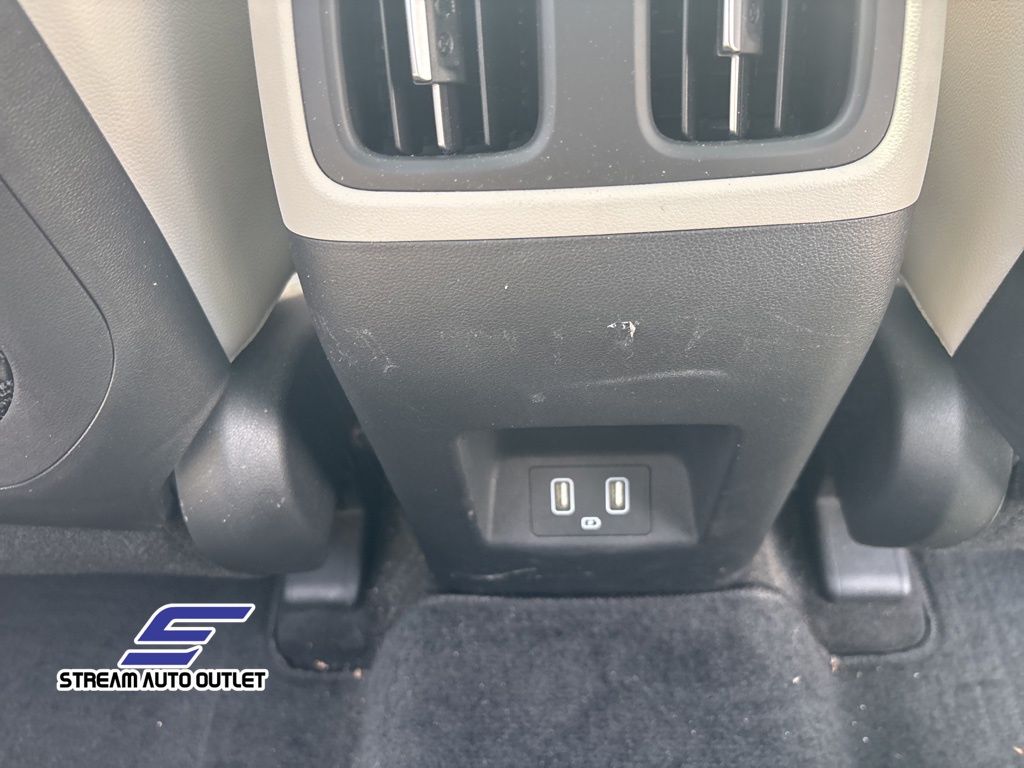 Vehicle image 16 of 36