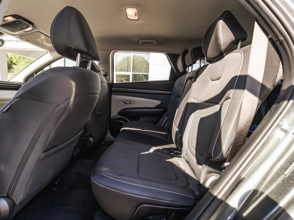 Vehicle image 27 of 39