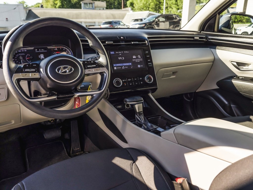 Vehicle image 17 of 39