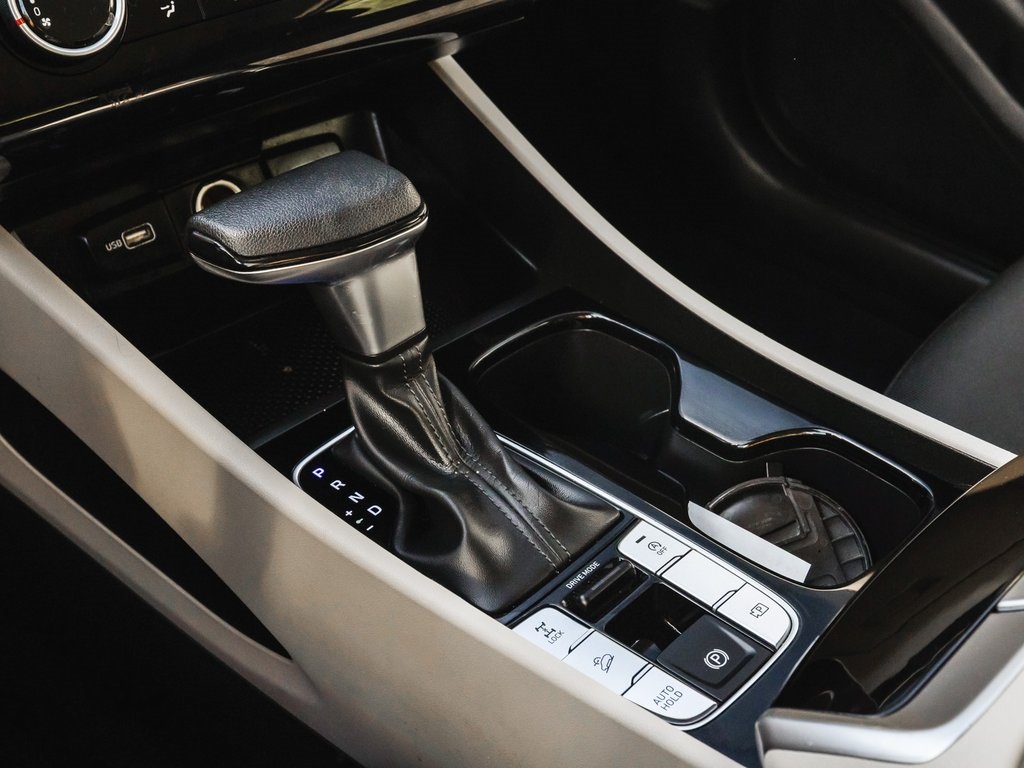 Vehicle image 19 of 39