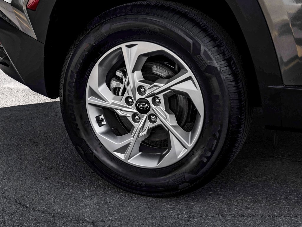Vehicle image 10 of 39