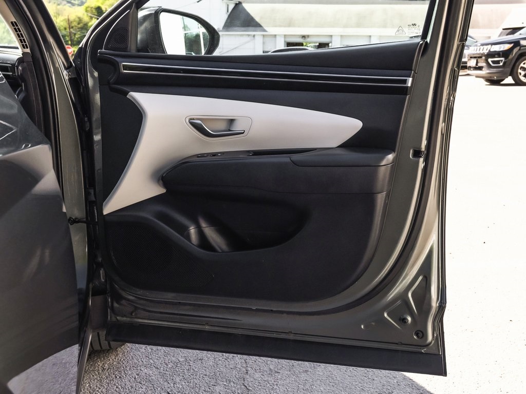 Vehicle image 15 of 39