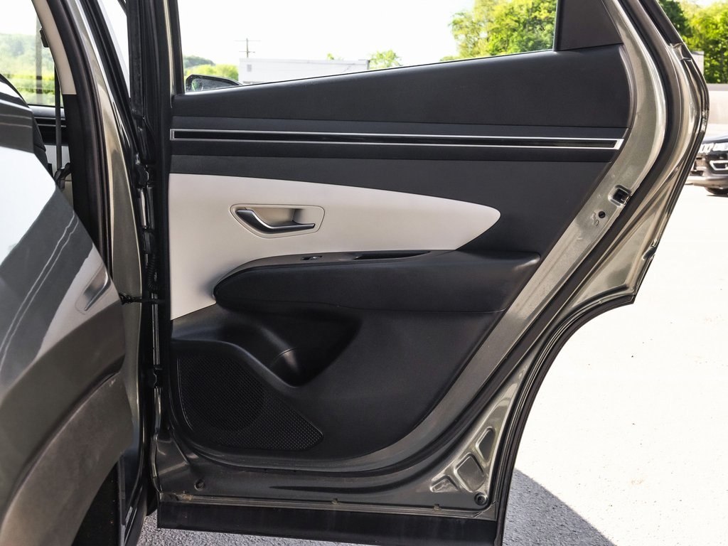 Vehicle image 14 of 39