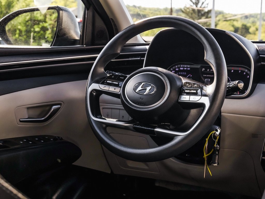 Vehicle image 23 of 39