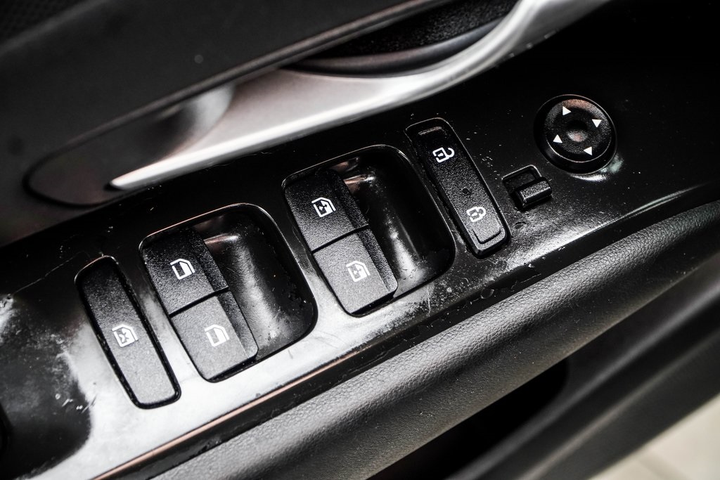 Vehicle image 29 of 43