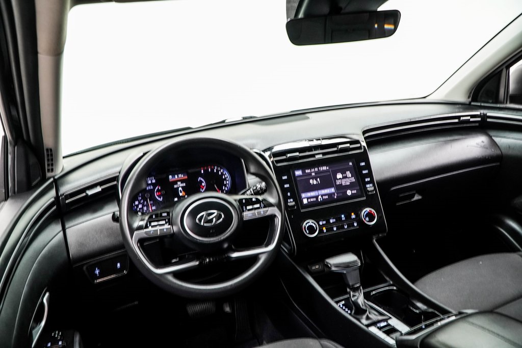 Vehicle image 20 of 43