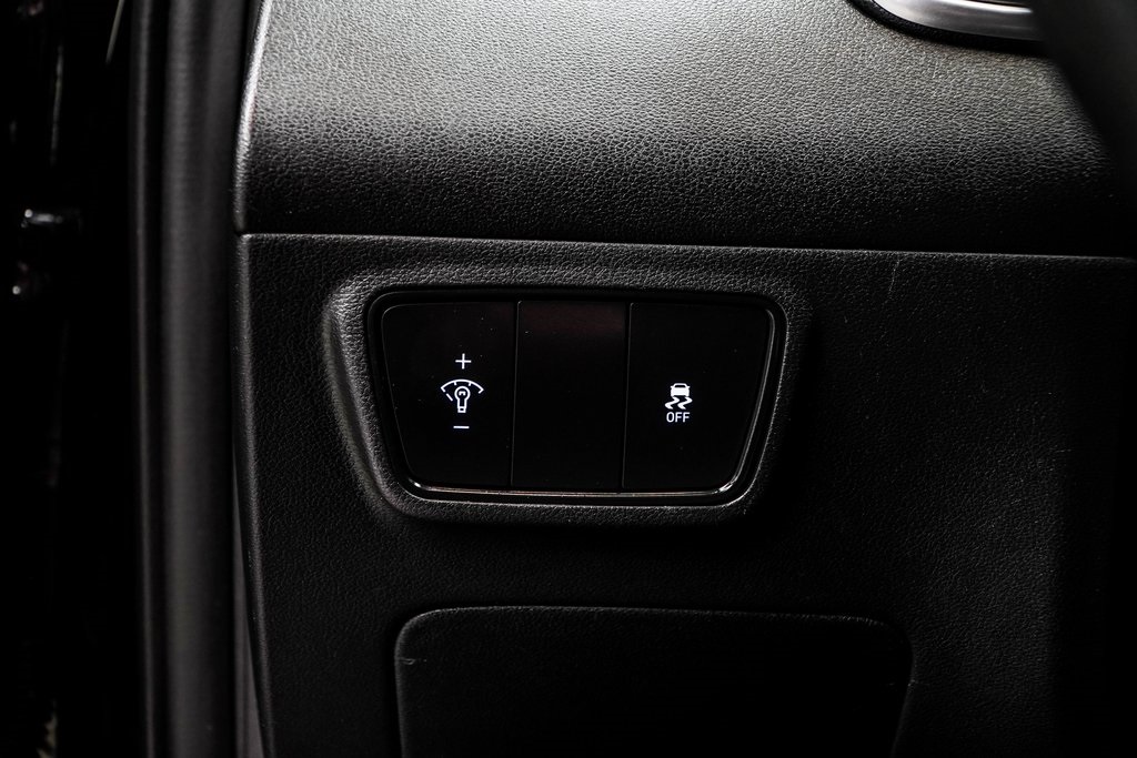 Vehicle image 39 of 43