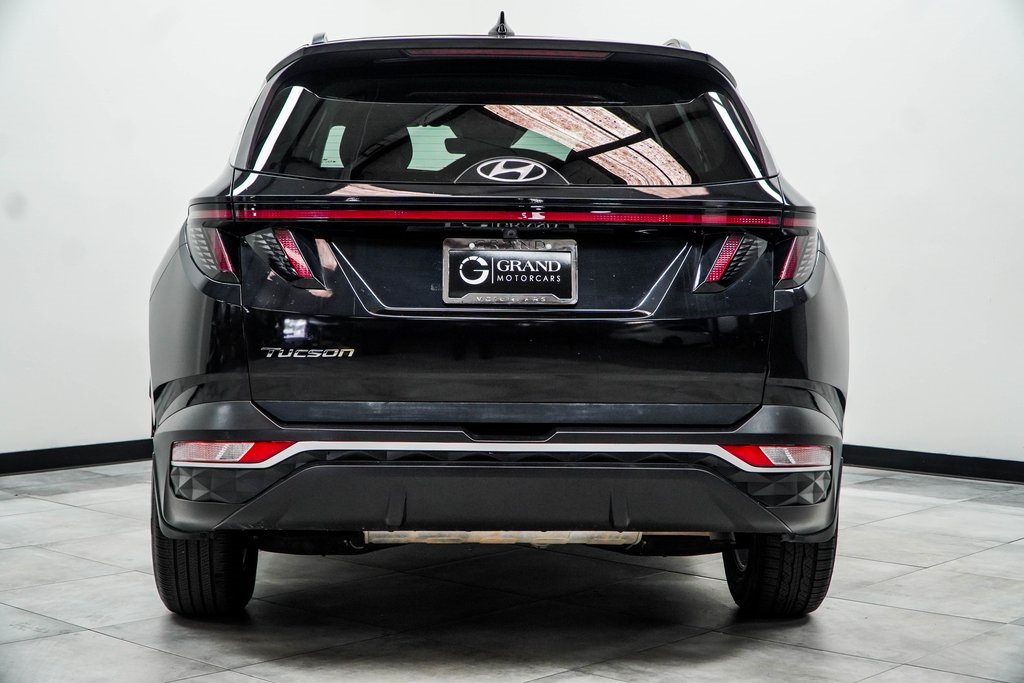 Vehicle image 9 of 43
