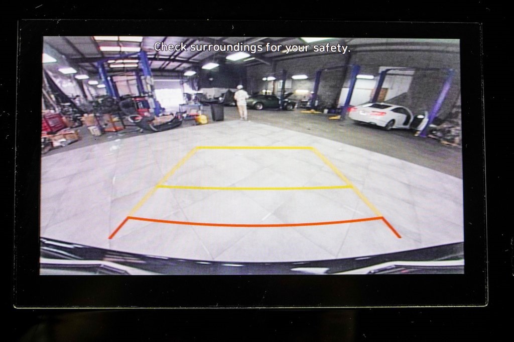 Vehicle image 23 of 43