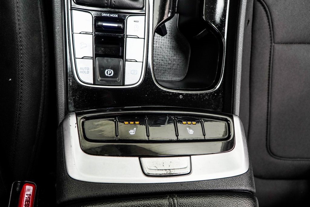 Vehicle image 37 of 43