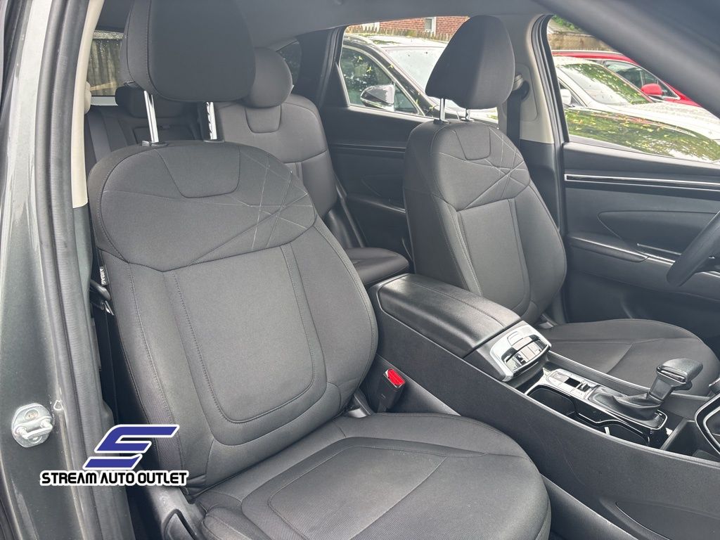 Vehicle image 10 of 35