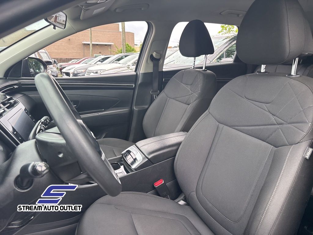Vehicle image 22 of 35