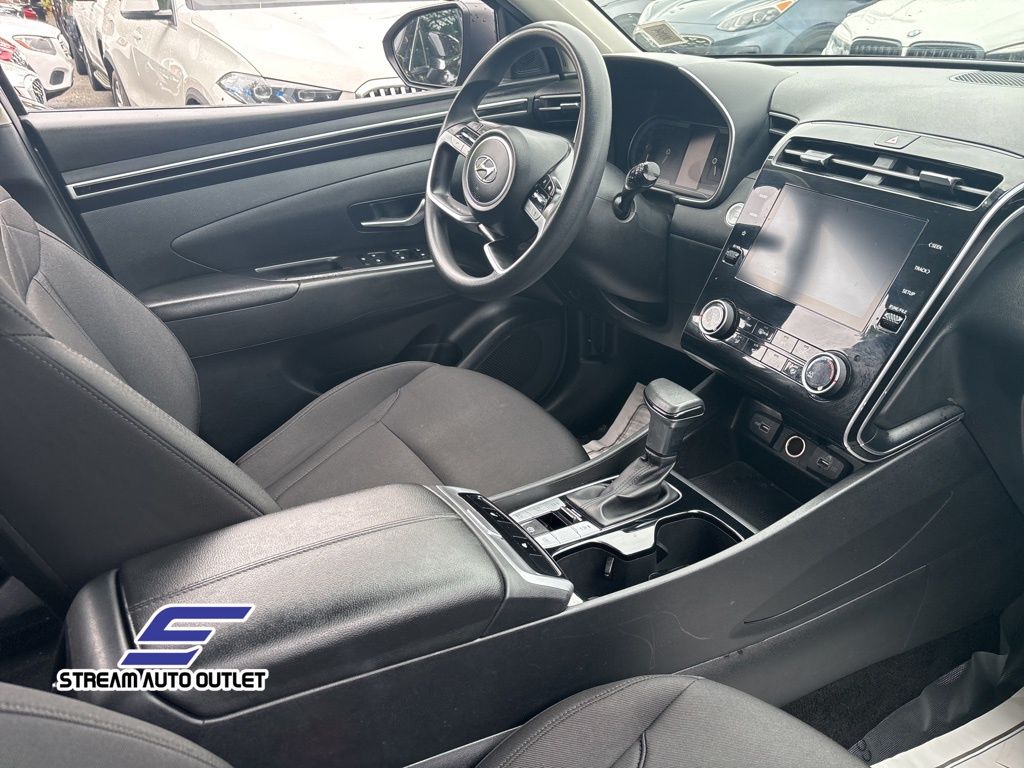 Vehicle image 9 of 35