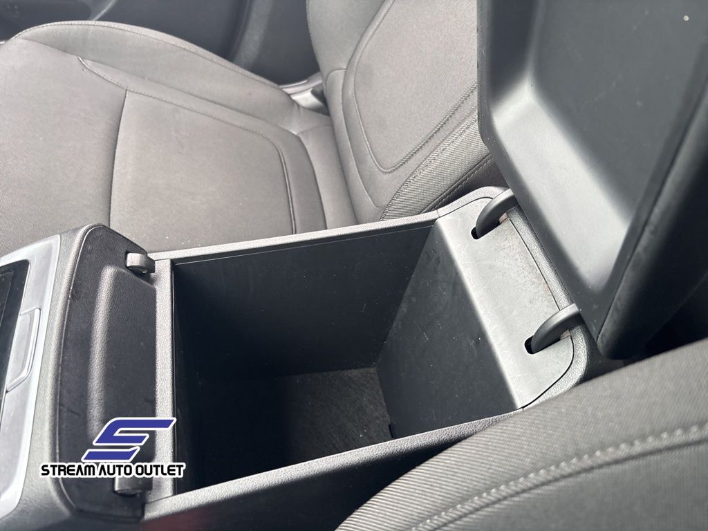 Vehicle image 33 of 35
