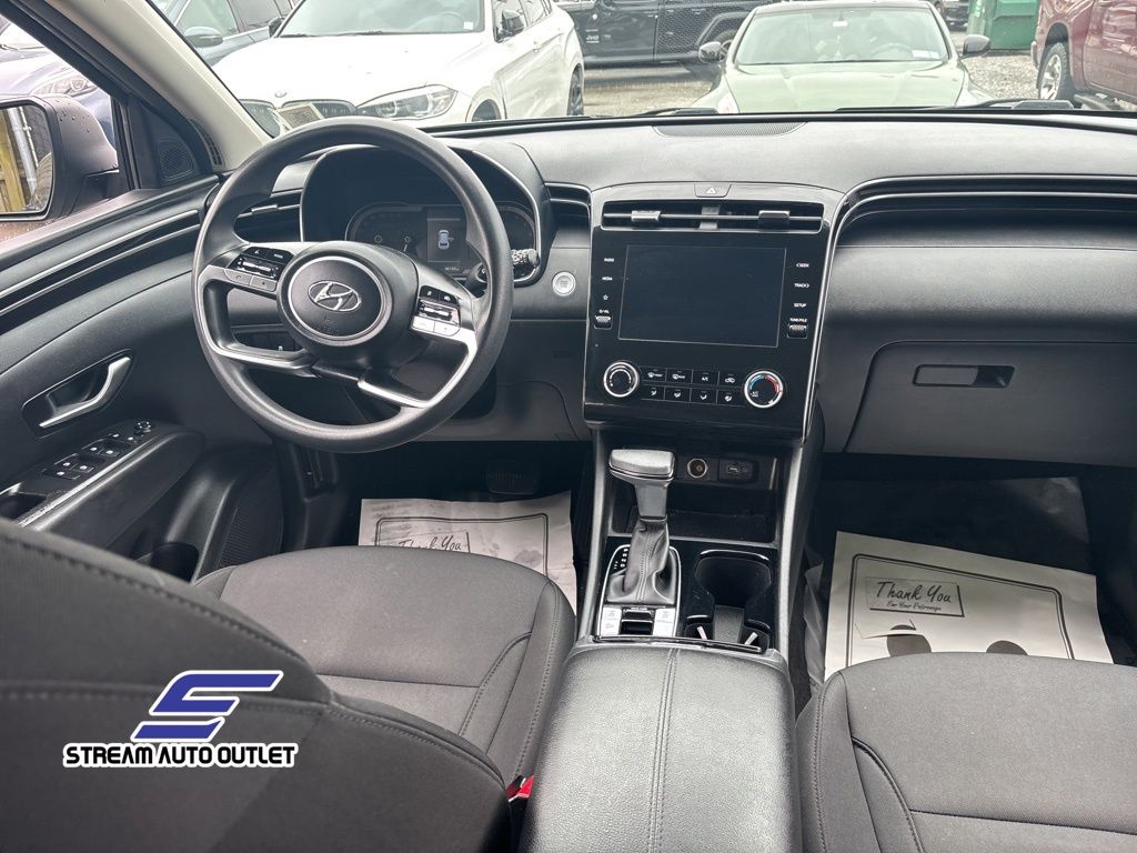 Vehicle image 17 of 35