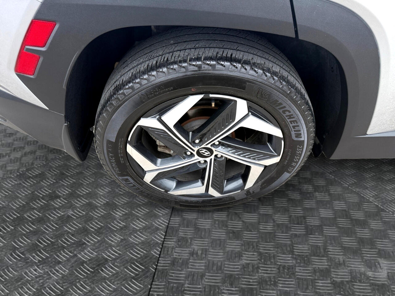 Vehicle image 14 of 40