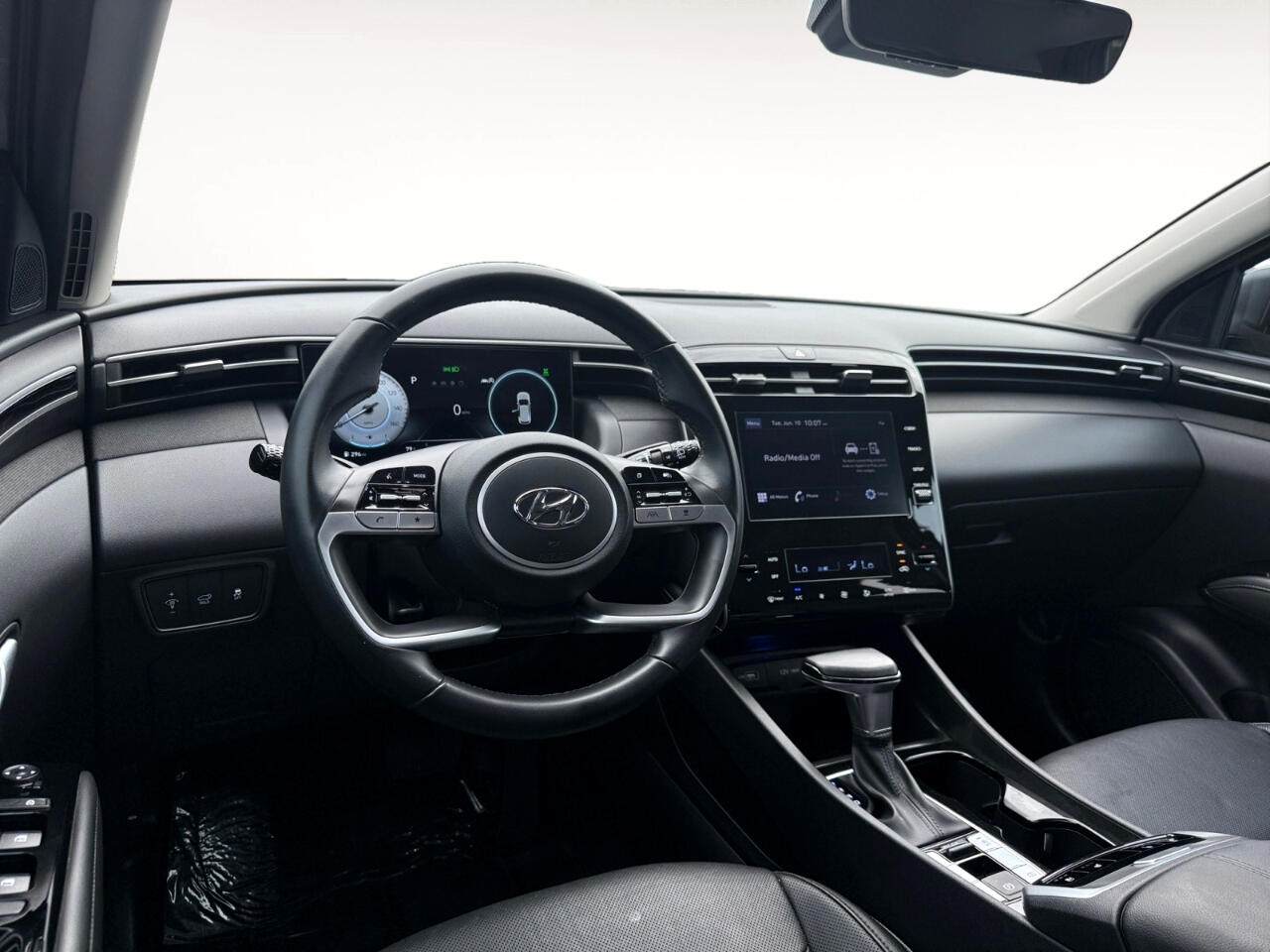 Vehicle image 21 of 40