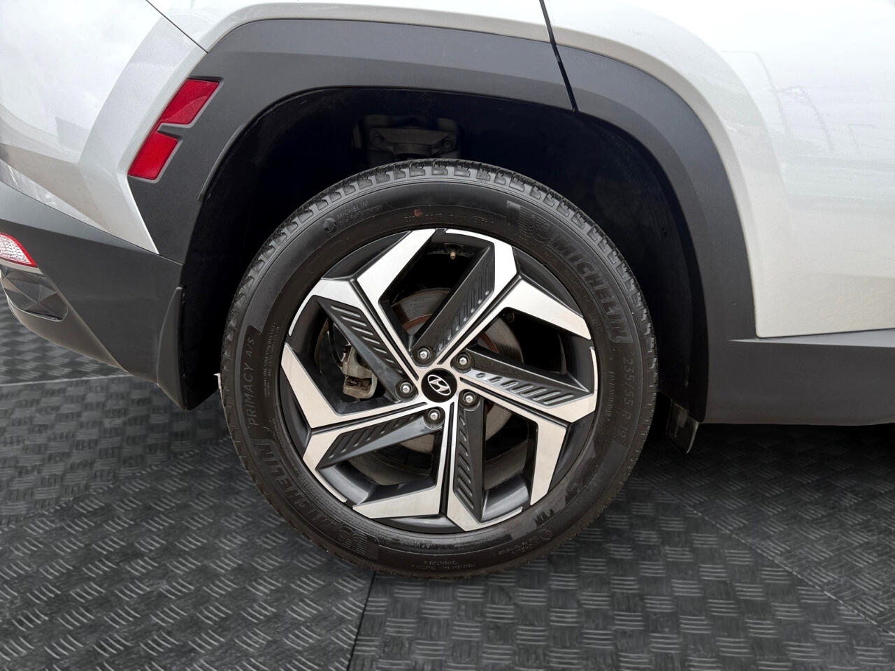 Vehicle image 15 of 40