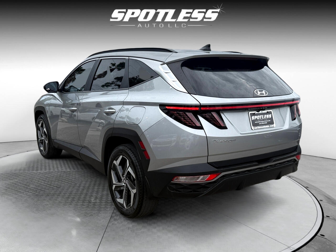Vehicle image 9 of 40