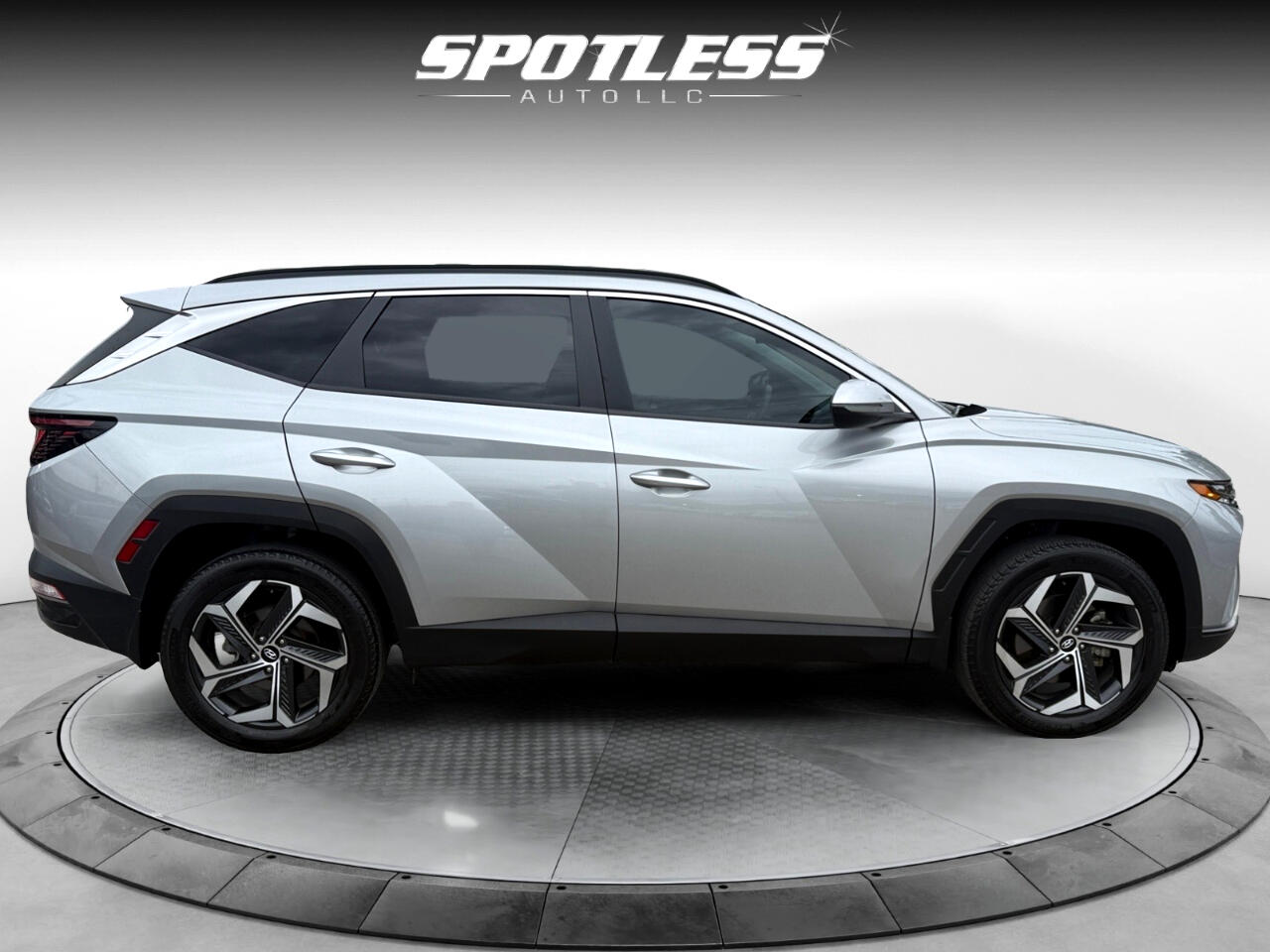 Vehicle image 6 of 40