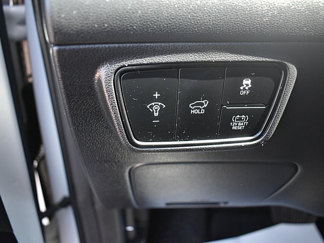 Vehicle image 34 of 40