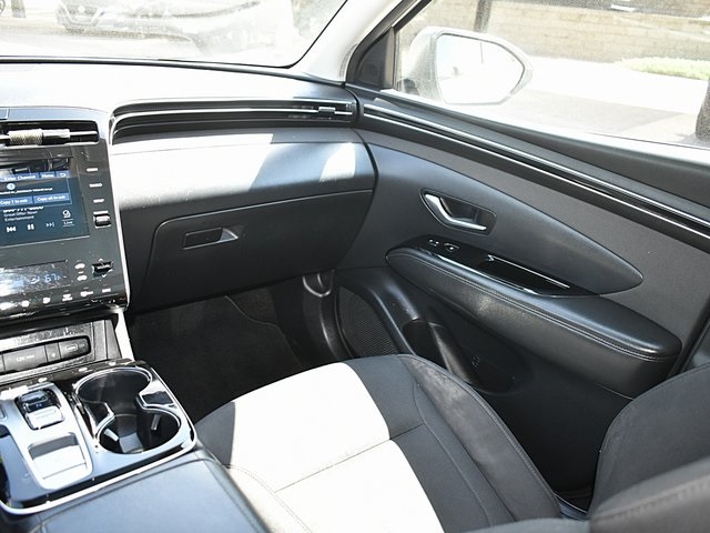 Vehicle image 24 of 40