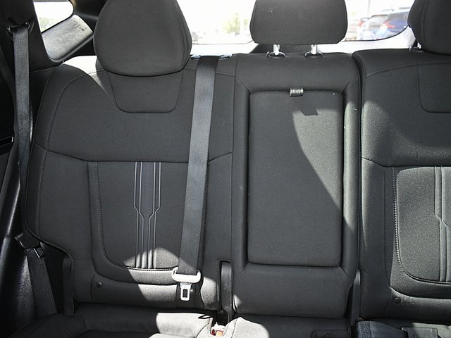 Vehicle image 18 of 40